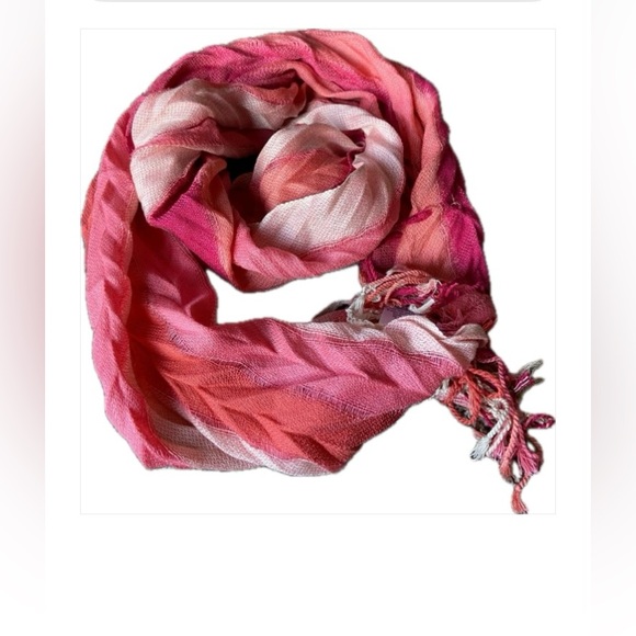 New York & company scarf. - Picture 9 of 9